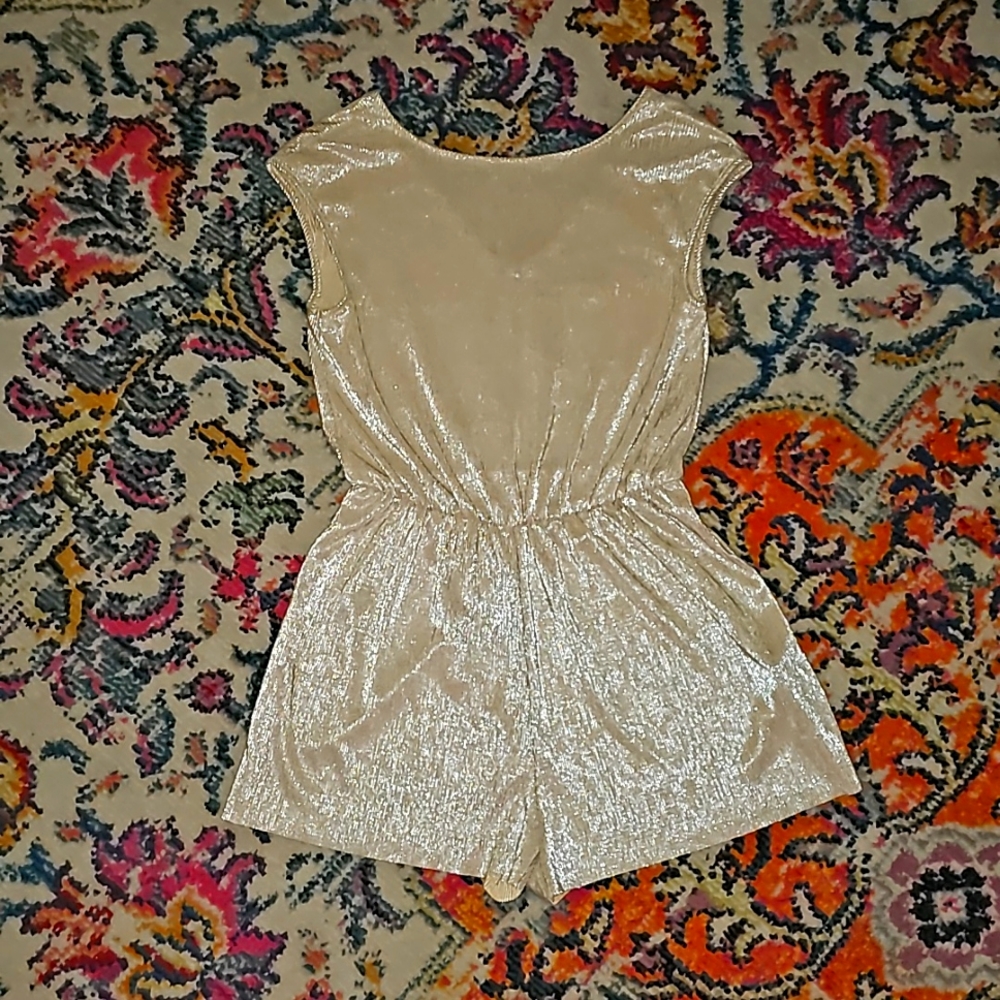 ✨️Metallic Glimmer Romper! ✨️